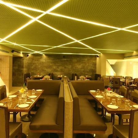 The Maharaja Business Hotel Мумбай Екстериор снимка