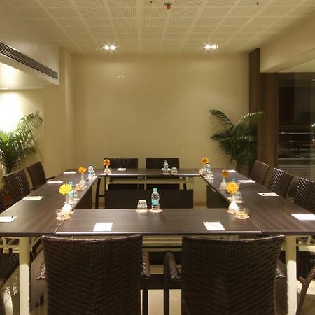 The Maharaja Business Hotel Мумбай Екстериор снимка